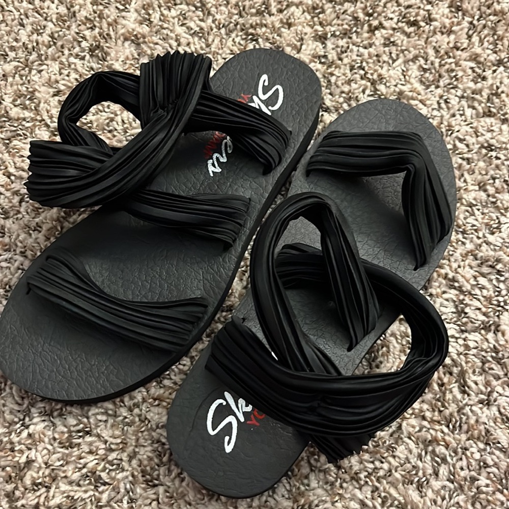Sketchers strappy sandal - Picture 8 of 8